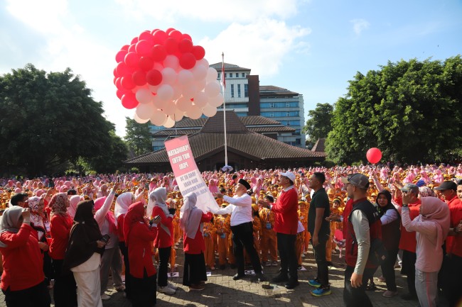 Pelepasan balon. 