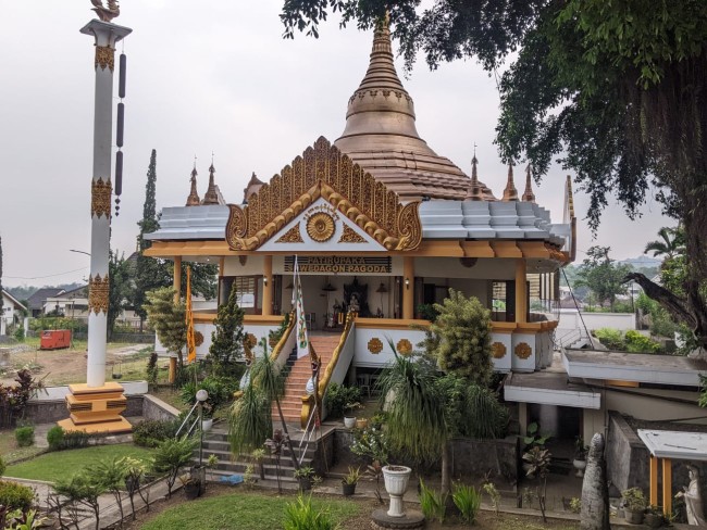 Vihara Dhammadipa Arama.